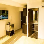 Hollywood Beach Suite