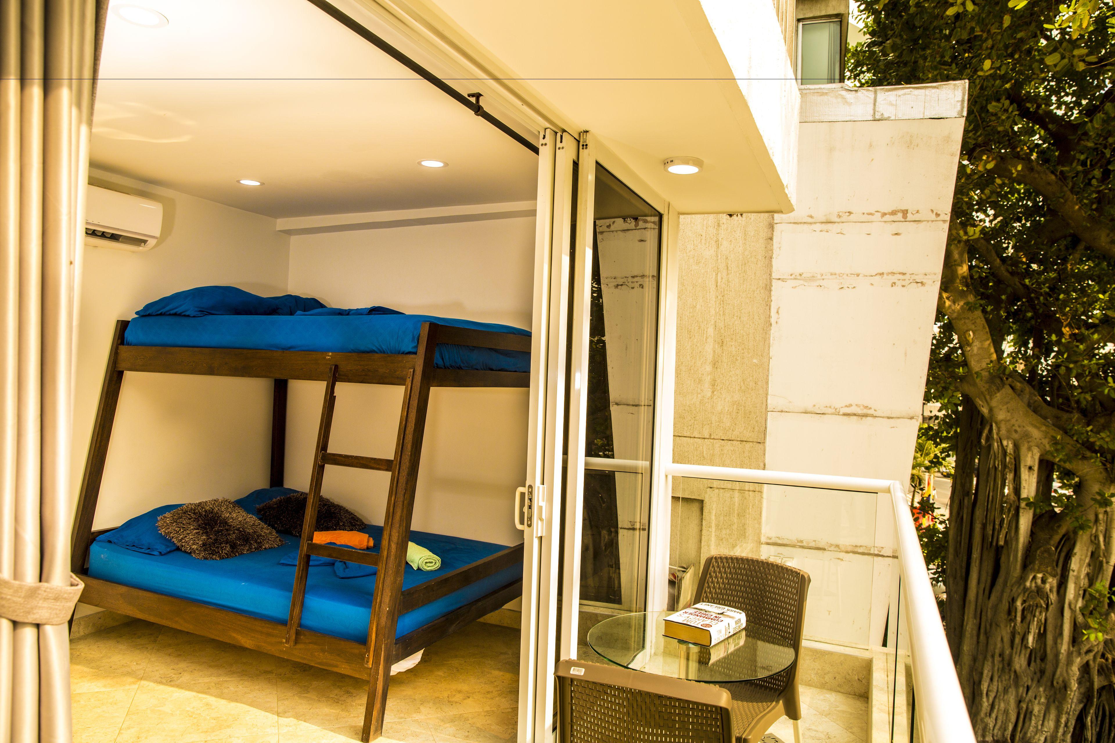 Hollywood Apartahotel 3*