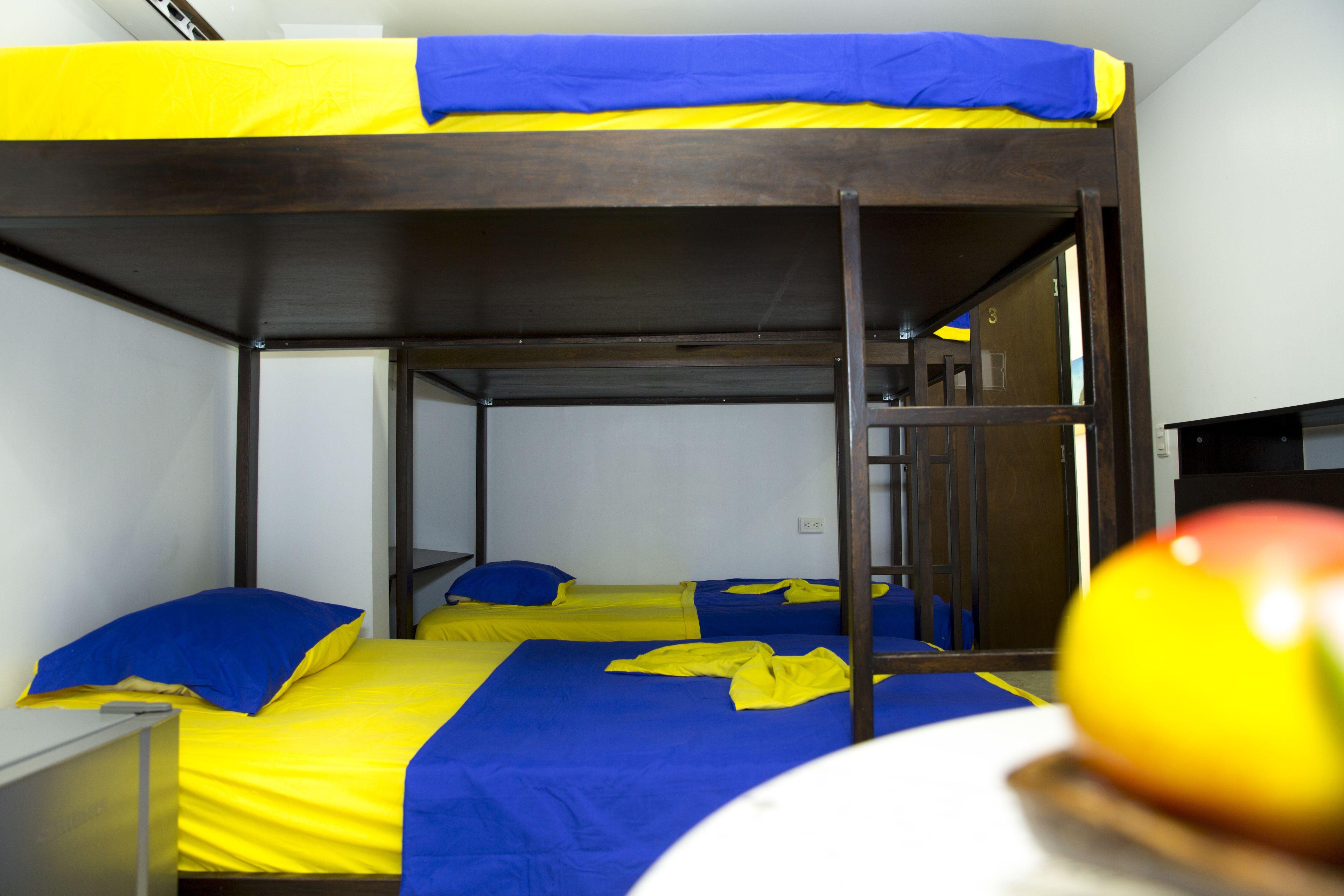 Hollywood Apartahotel 3*