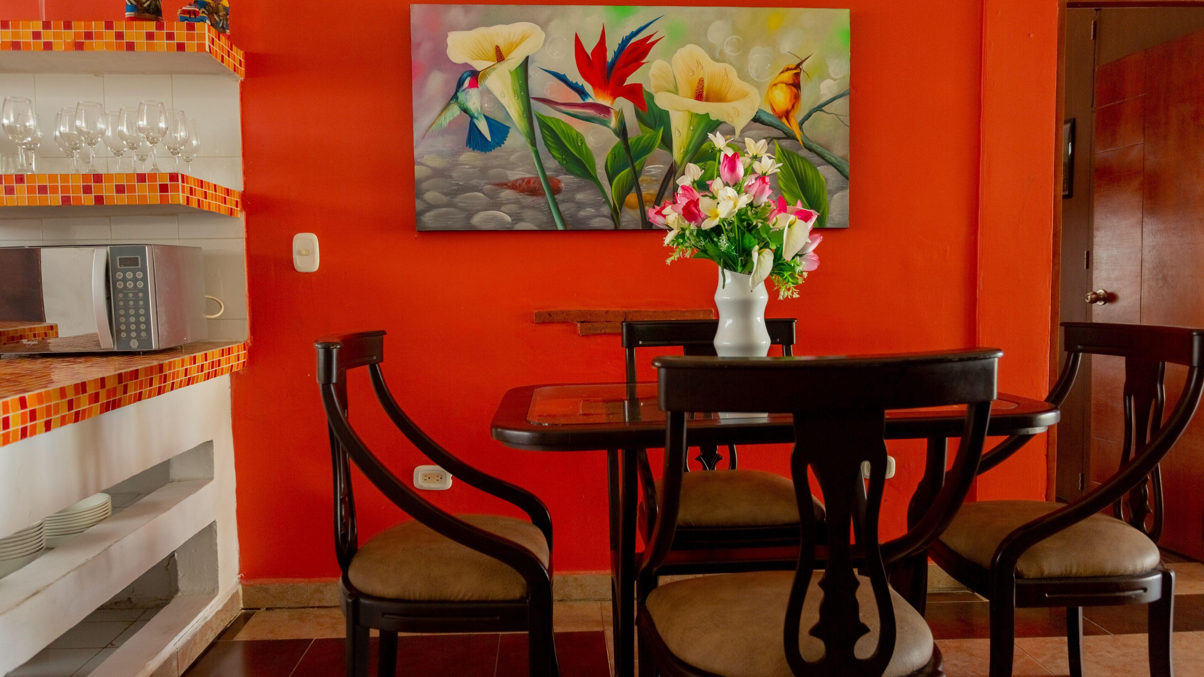 Hollywood Apartahotel