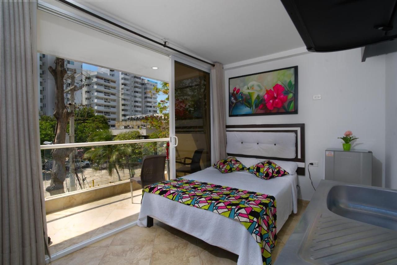 Apartahotel Hollywood 3*