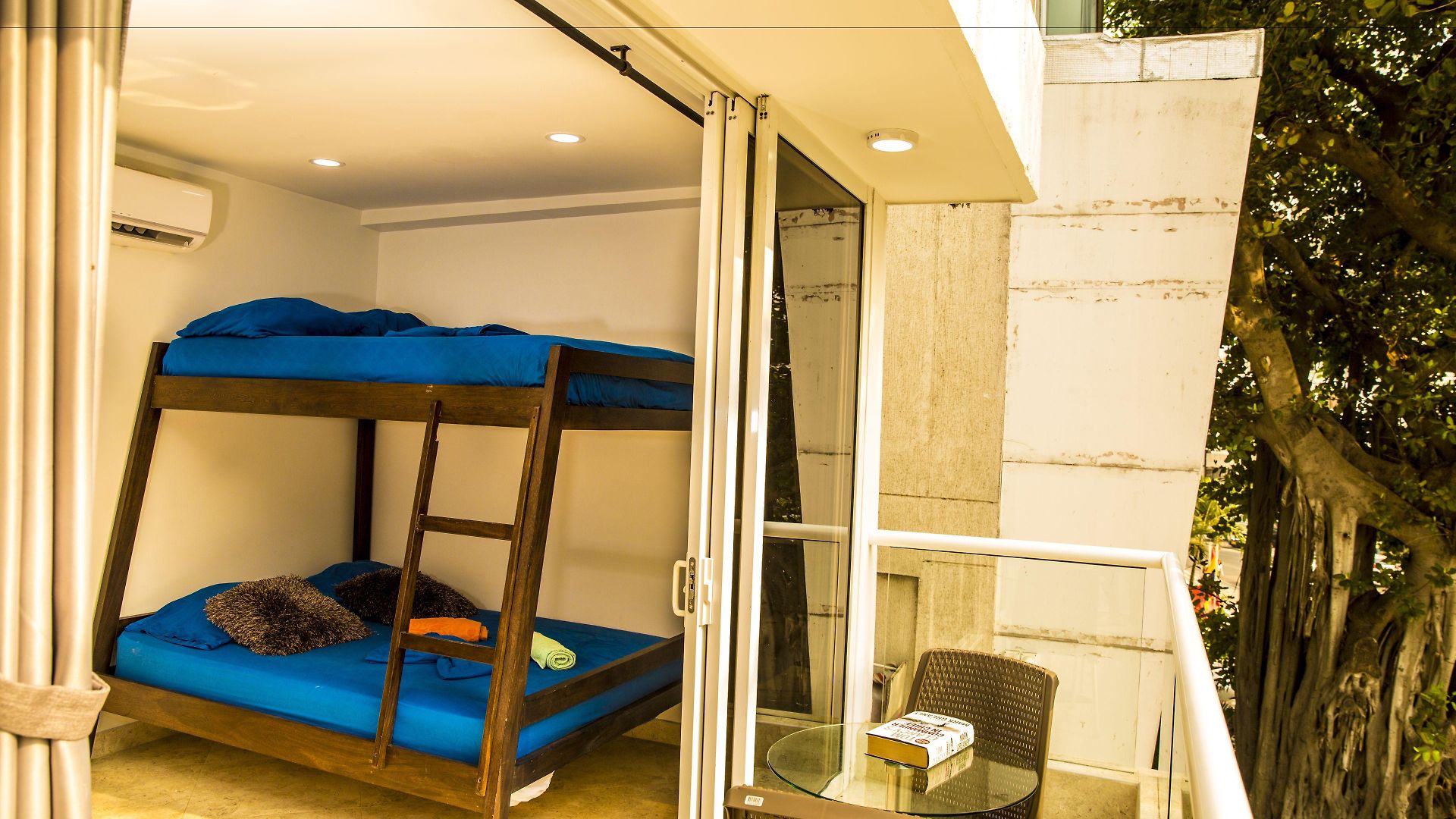 Hollywood Apartahotel 3*