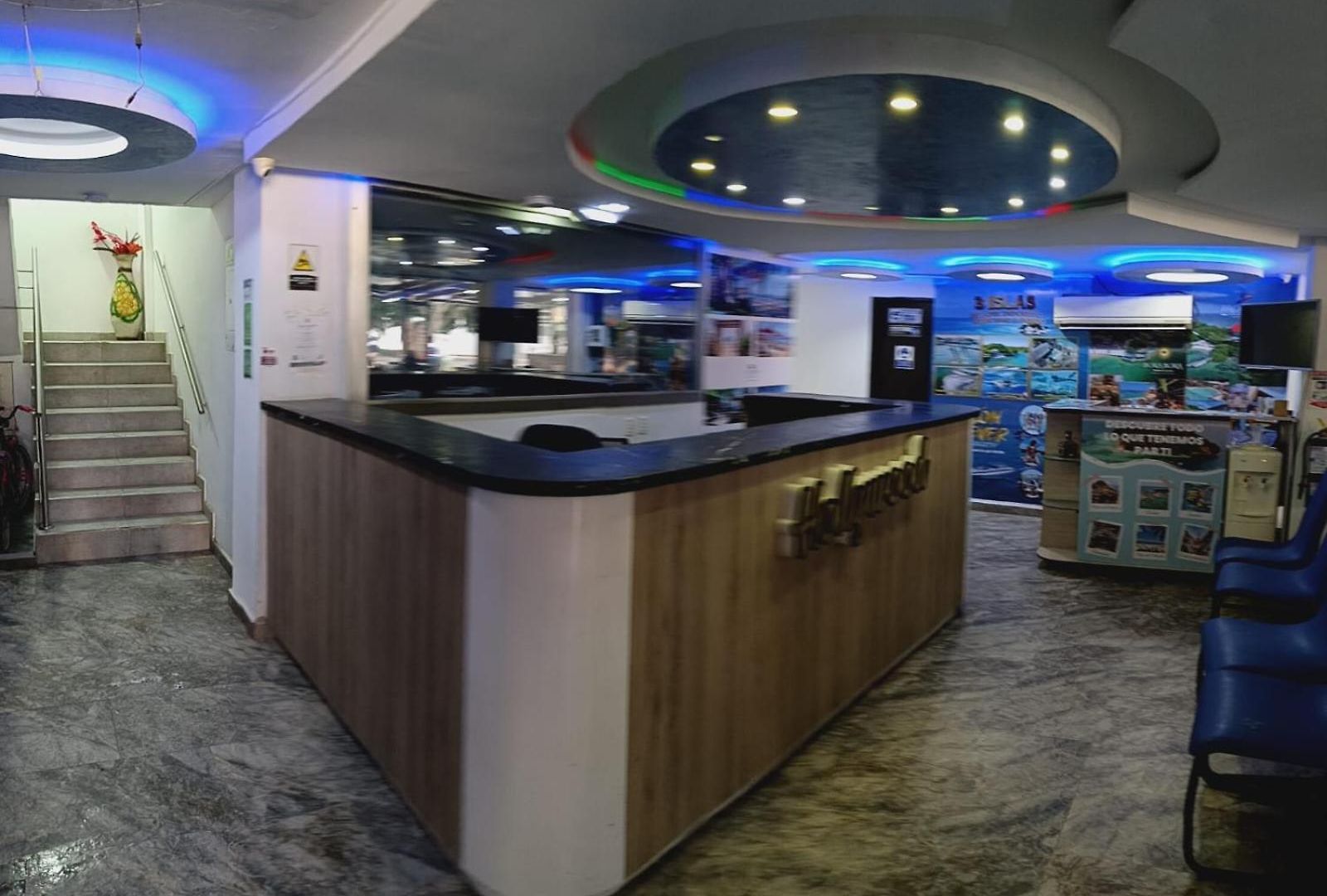 Hollywood Apartahotel 3*
