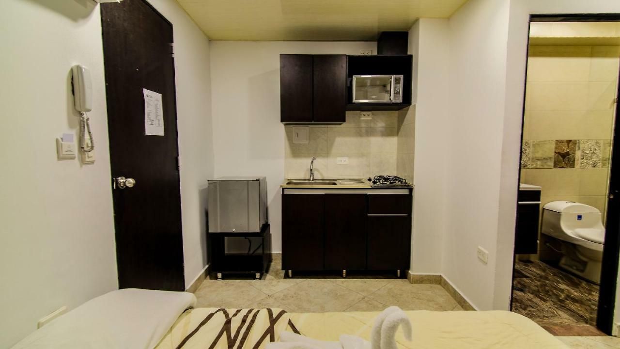 Apartahotel Hollywood 3*