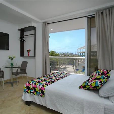 Hollywood Apartahotel 3*