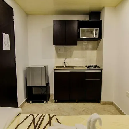 Apartahotel Hollywood 3*