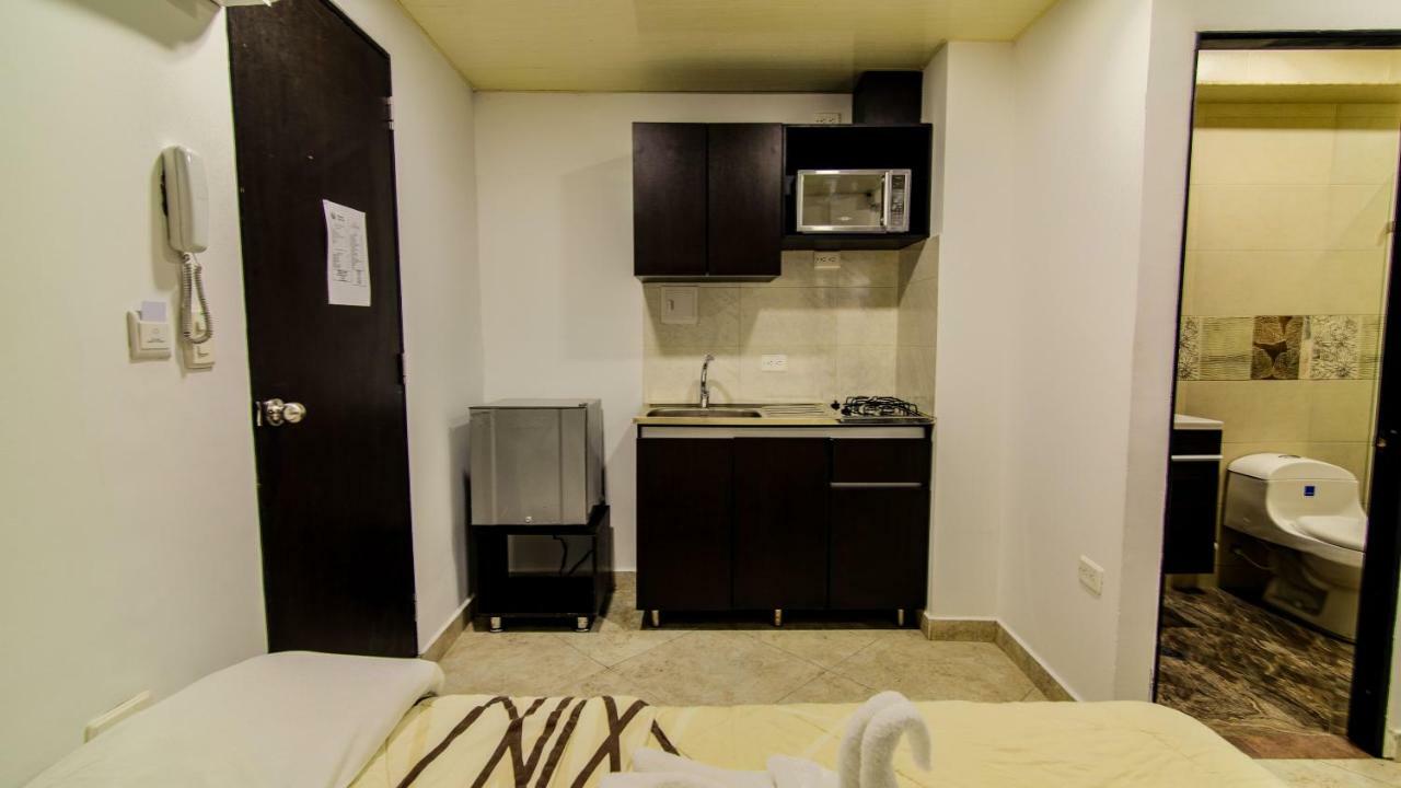 Apartahotel Hollywood 3*